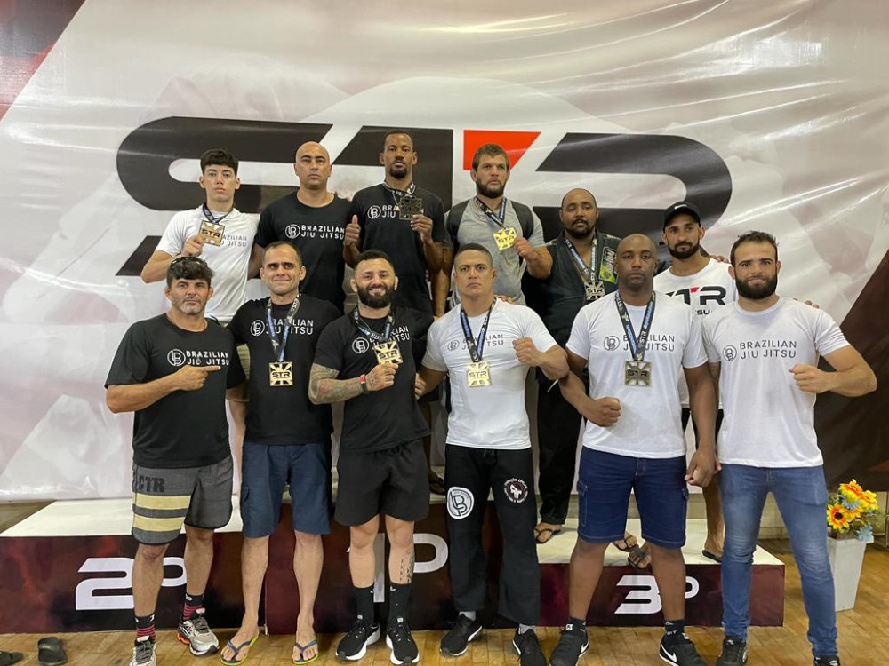 Atletas da equipe Léo Boyka conquistam oito medalhas em campeonato de Jiu-Jítsu