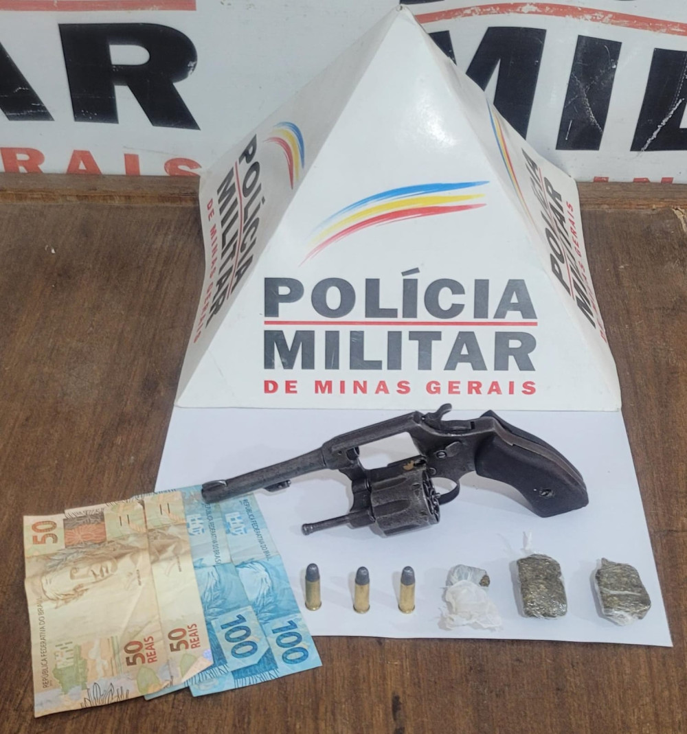 Polícia Militar apreende arma, munição e drogas em Arcos