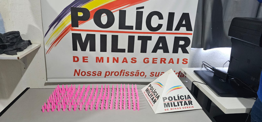 Polícia Militar apreende 200 pinos de cocaína em Arcos