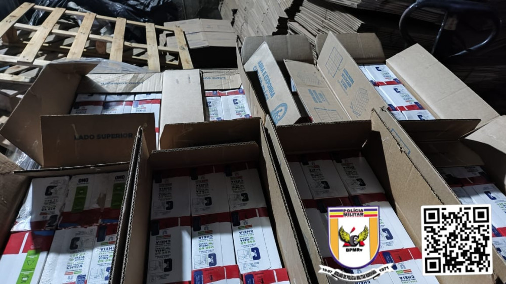 Polícia Militar Rodoviária apreende 28 mil caixas de sabão em pó falsificadas em Nova Serrana - MG