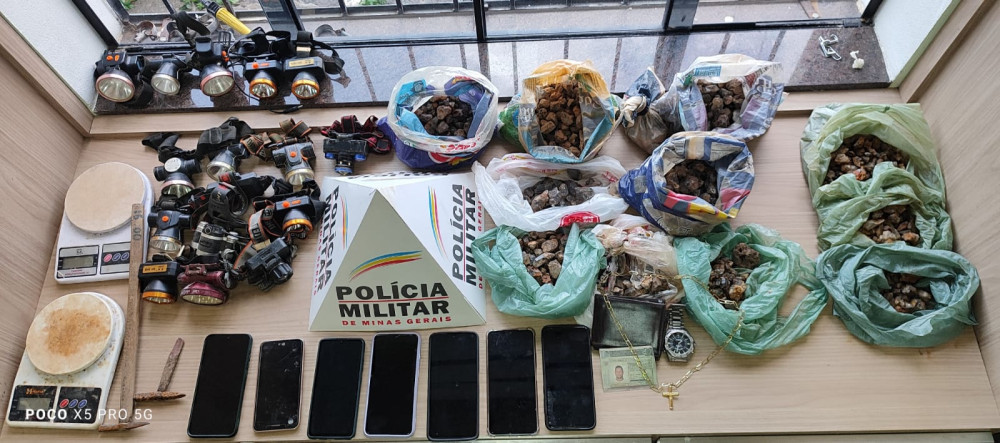 Polícia Militar e Polícia Militar de Meio Ambiente fazem operação contra o garimpo em Arcos