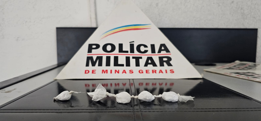 Polícia Militar apreende cocaína às margens da BR-354, em Arcos