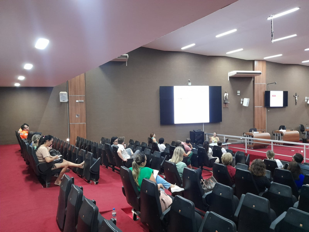 Corpo de Bombeiros de Arcos participa de palestra sobre notificação e saúde mental promovida pela Fumusa