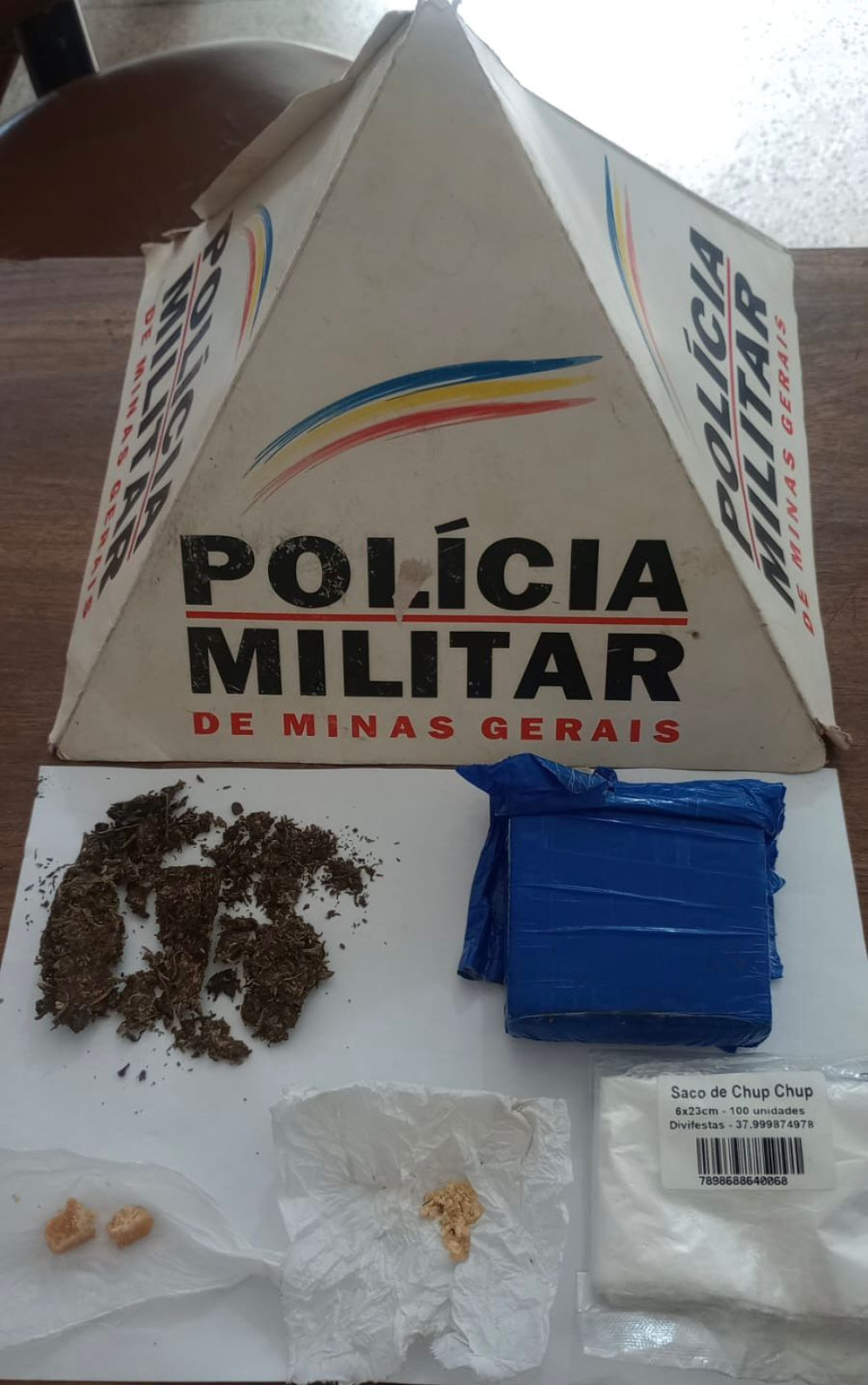 Homem de 29 anos é preso por porte de drogas no bairro Brasília em Arcos