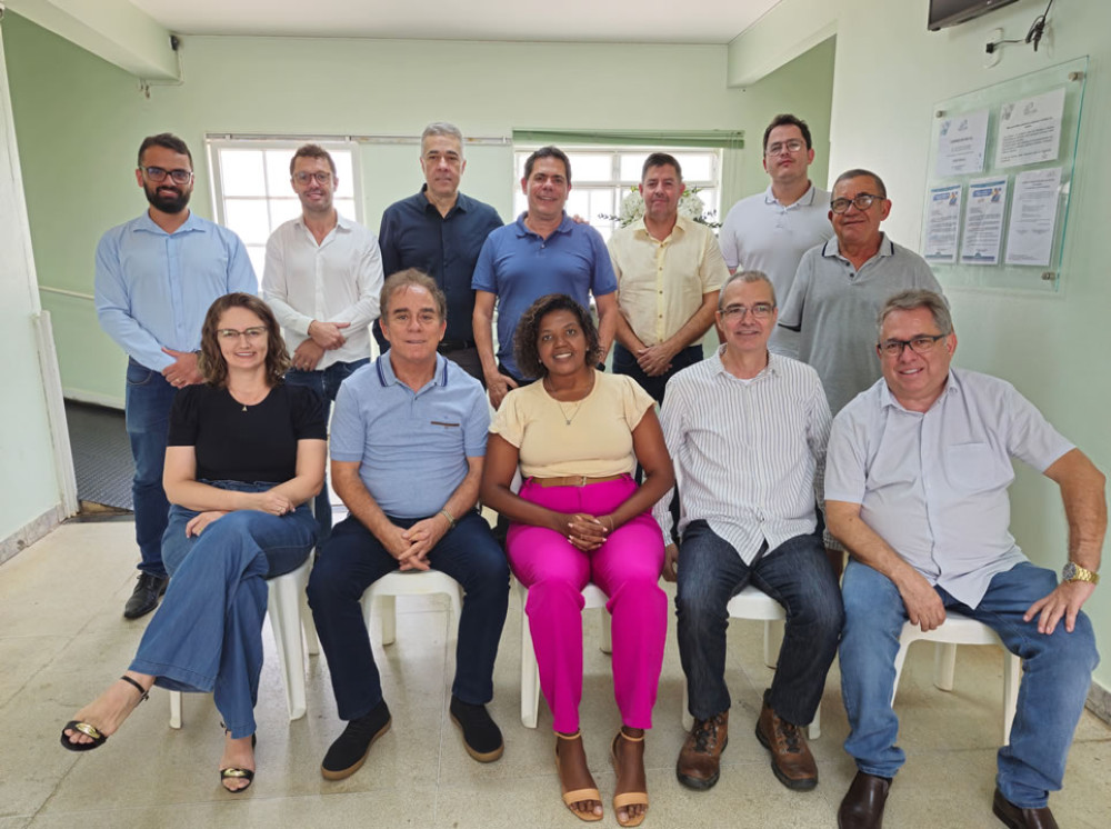 Reunião para tratar sobre melhorias e buscar mais sustentabilidade para a Santa Casa de Arcos aconteceu nesta sexta
