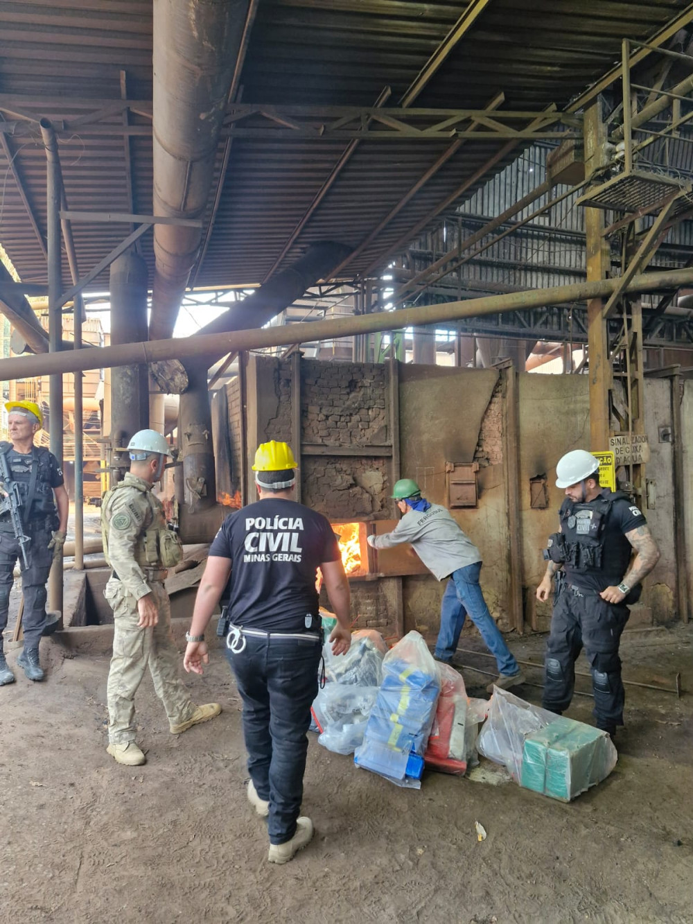 Polícia Civil incinera cerca de 1,8 tonelada de drogas em Divinópolis