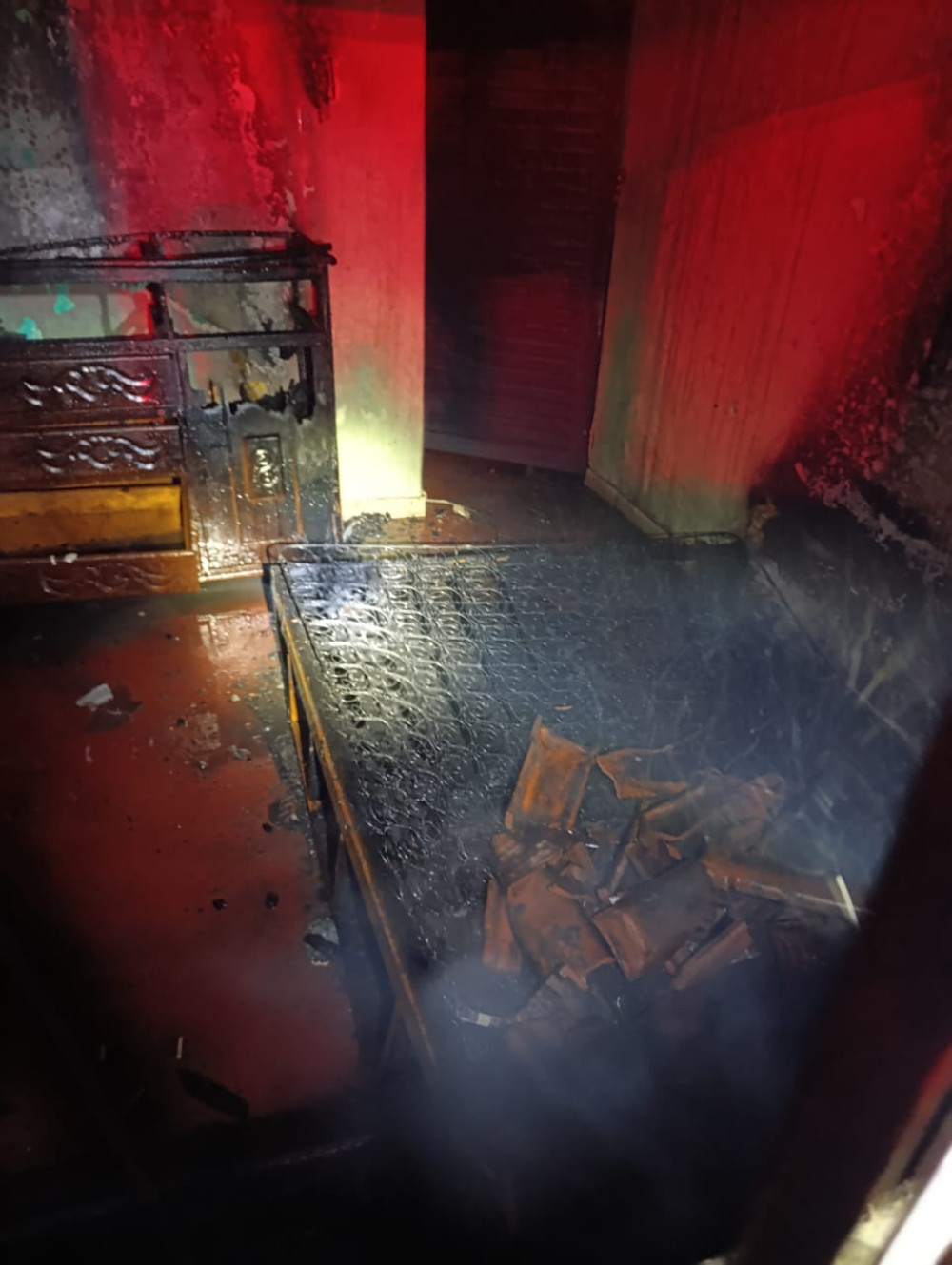 Suspeita de incêndio criminoso mobiliza Bombeiros na Vila Calcita
