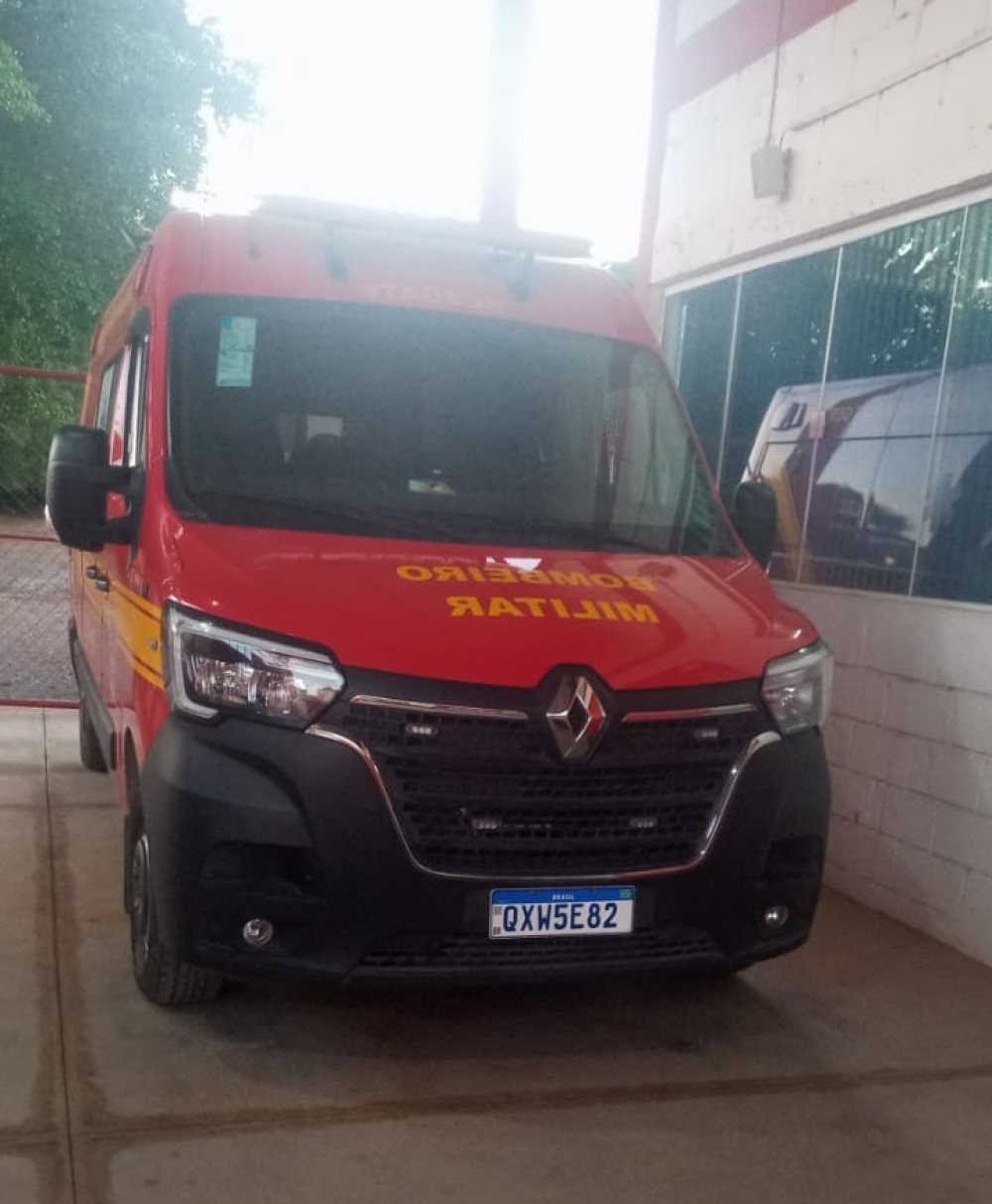 Bombeiros prestam socorro a idosa com quadro de fraqueza em Arcos
