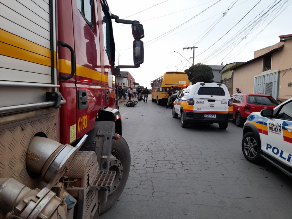 Colisão frontal em Arcos termina em óbito e mobiliza equipes de emergência