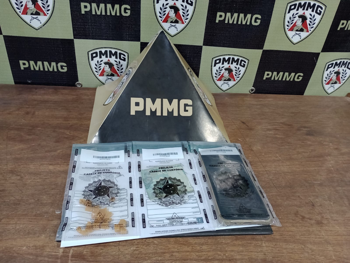 Militares prendem dois homens por tráfico em Arcos