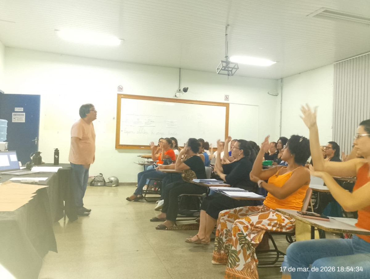 Curso Básico de Libras segue avançando e fortalecendo inclusão em Arcos