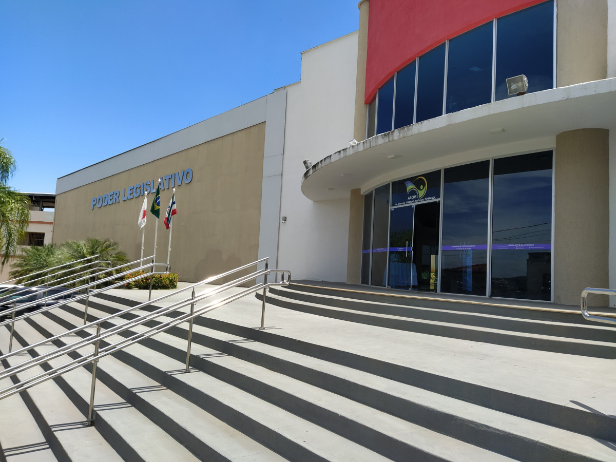 Câmara de Arcos: Pauta de R$ 6,3 milhões e cobrança por reformas marcam sessão