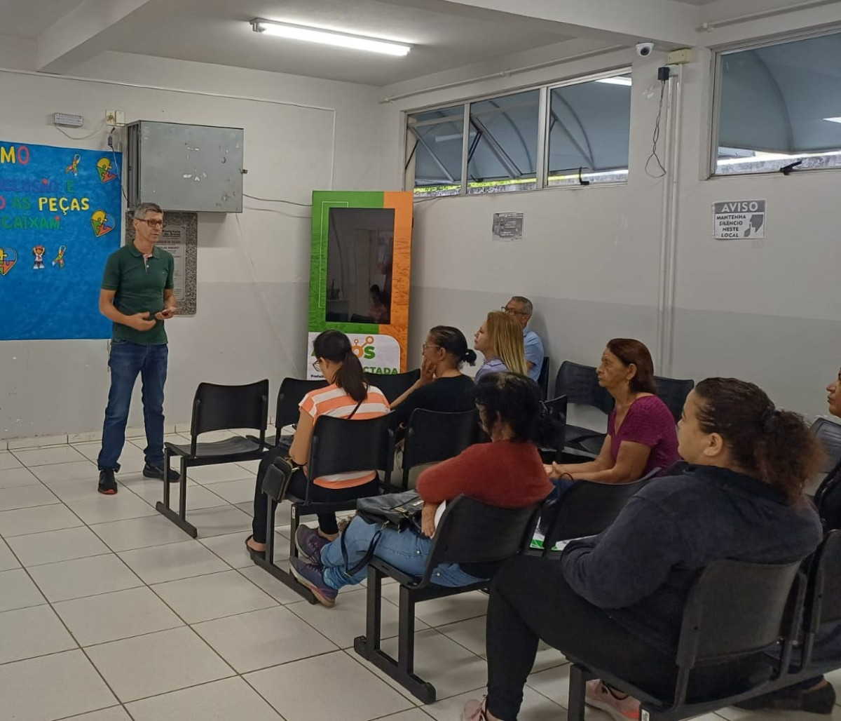 Reunião de matriciamento fortalece integração entre serviços de atendimento em Arcos