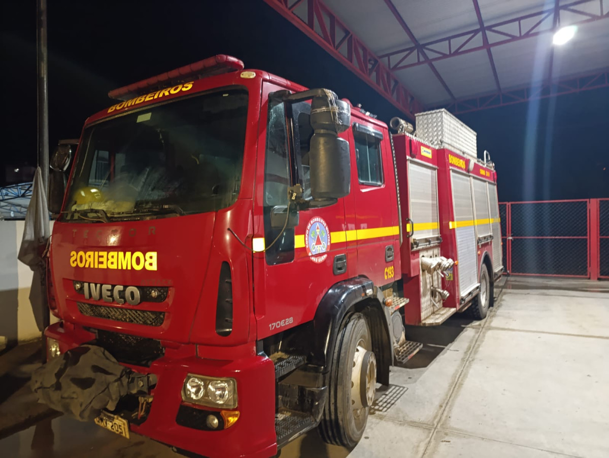 SÁBADO DE ALERTA: Bombeiros combatem dois incêndios em vegetação no mesmo dia em arcos