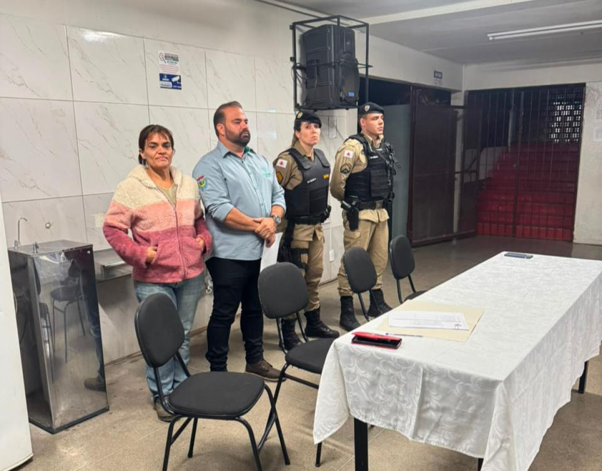 Polícia Militar e CONSEP se reúnem com educadores e pais de alunos em Arcos