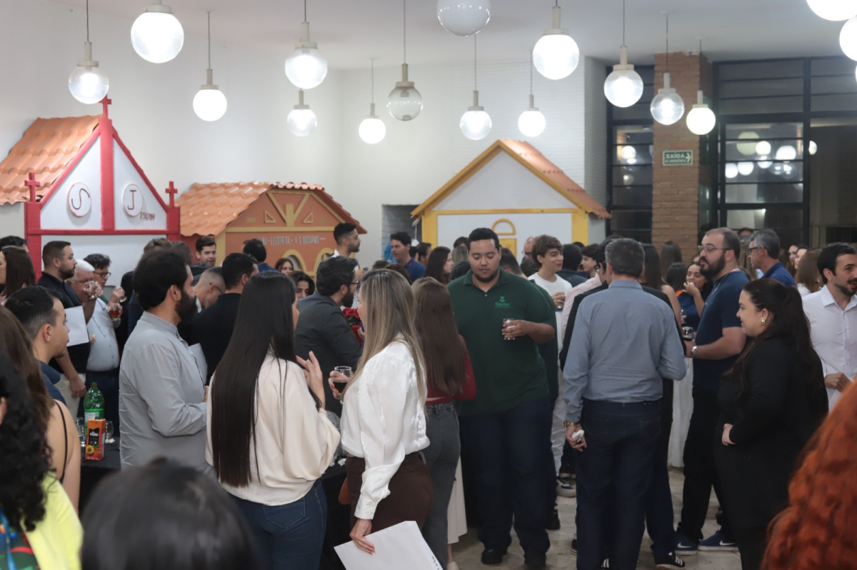 Mérito Empresarial: ACE e CDL entregam certificados em Arcos