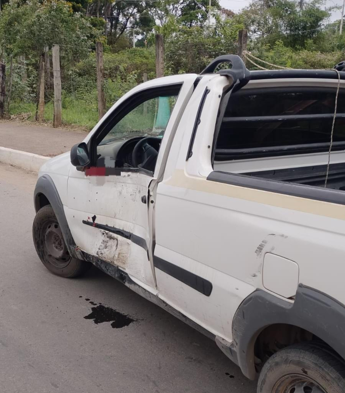 Grave acidente entre carro e moto mobiliza Bombeiros no bairro Bonfim, em Arcos
