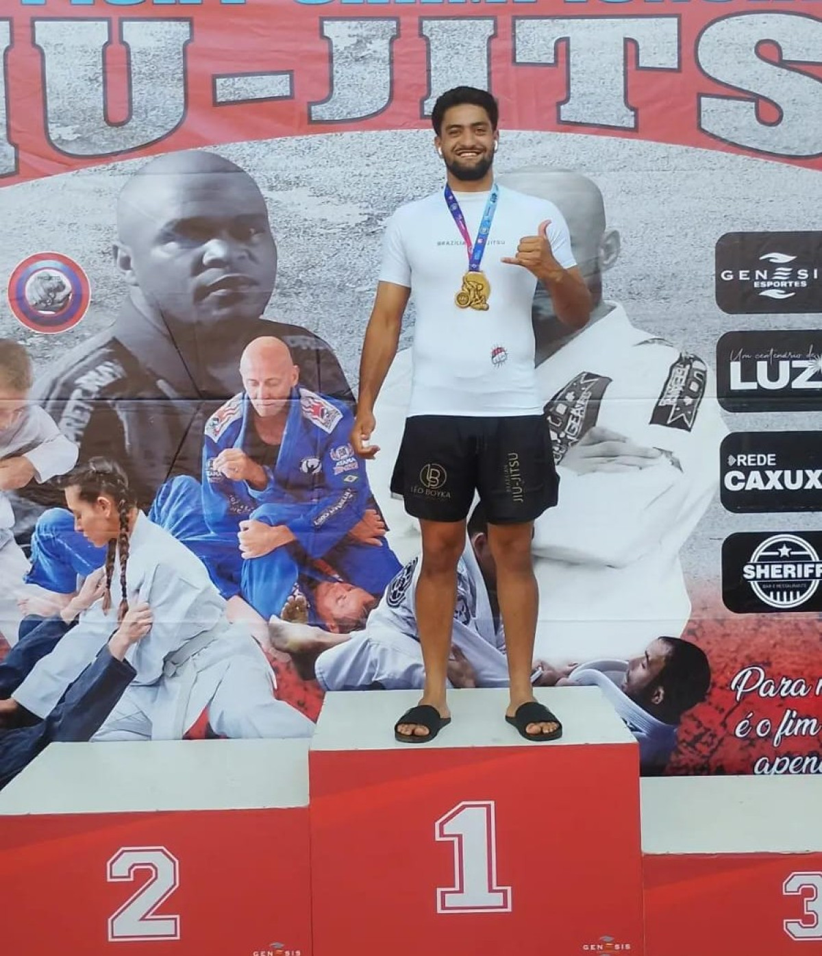 João Lucas conquista dois títulos no Luz Fight Championship