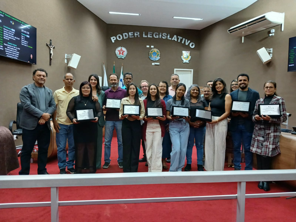 Câmara de Arcos homenageia voluntários da causa animal