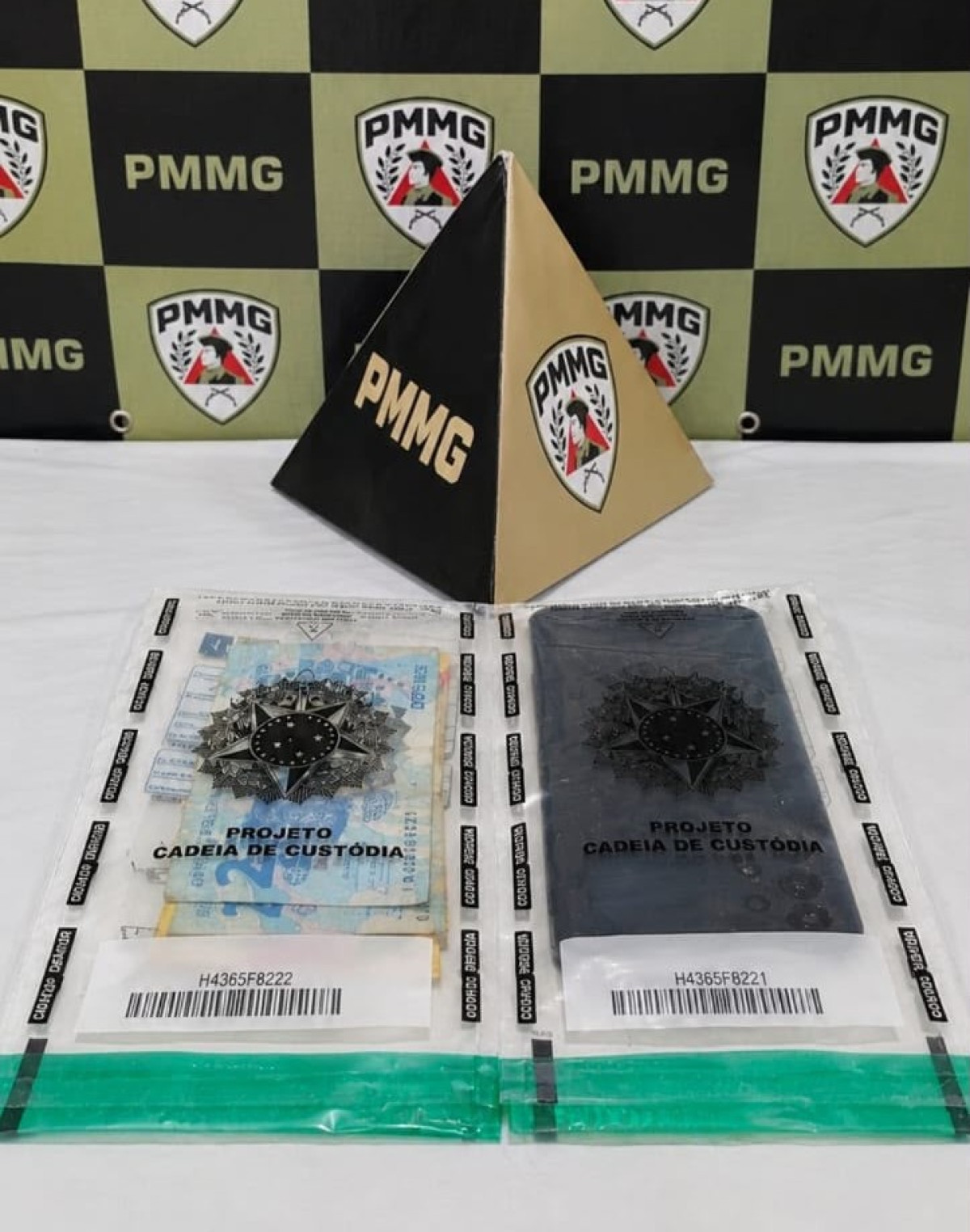 PMMG prende dois suspeitos por receptação e recupera bens furtados em Arcos